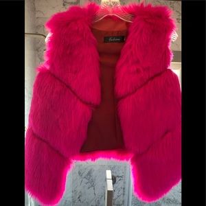 Faux fur hot pink vest. High quality. Xs